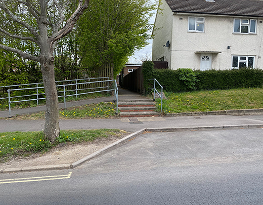 Entrance to Sqn via side road from Barncroft Way